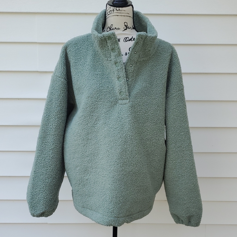Cozy Seafoam Green Fleece Pullover